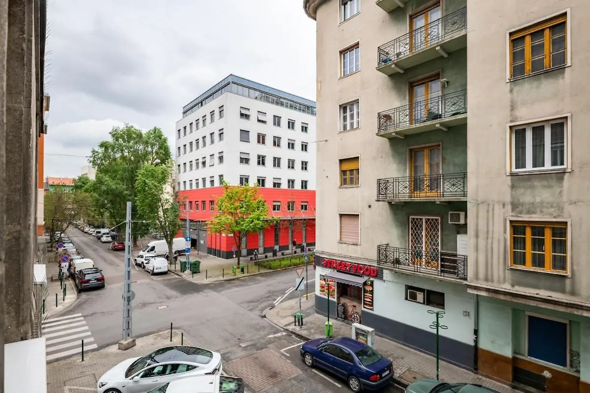 West Side Studio Budapest 0*,